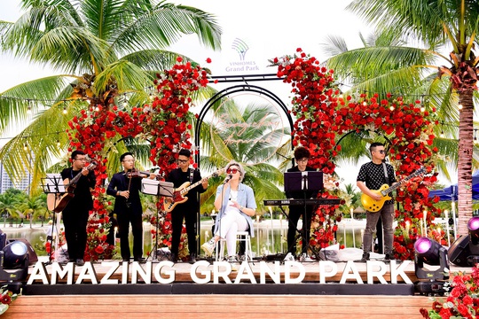 Sự kiện âm nhạc "Bùng cháy đam mê" cùng Vicky Nhung tại Vinhomes Grand Park