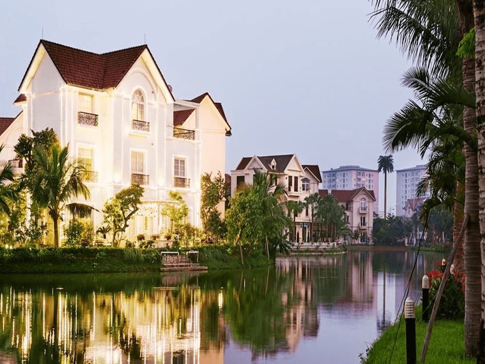 Không gian thiên nhiên trong Vinhomes Riverside Hoa Phượng