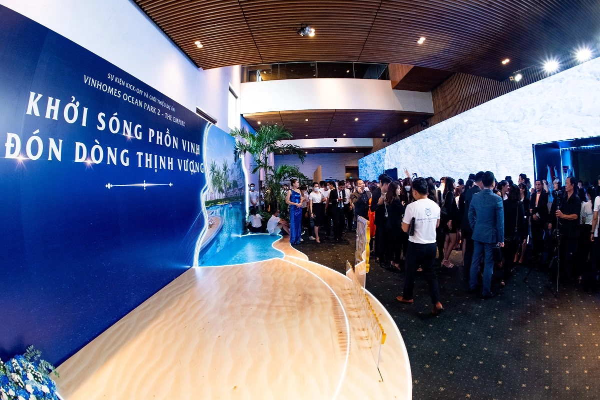 Hội trường Gem Center (quận 1, TP.HCM) đón hàng nghìn nhân viên kinh doanh từ 70 đại lý của Vinhomes miền Trung và miền Nam