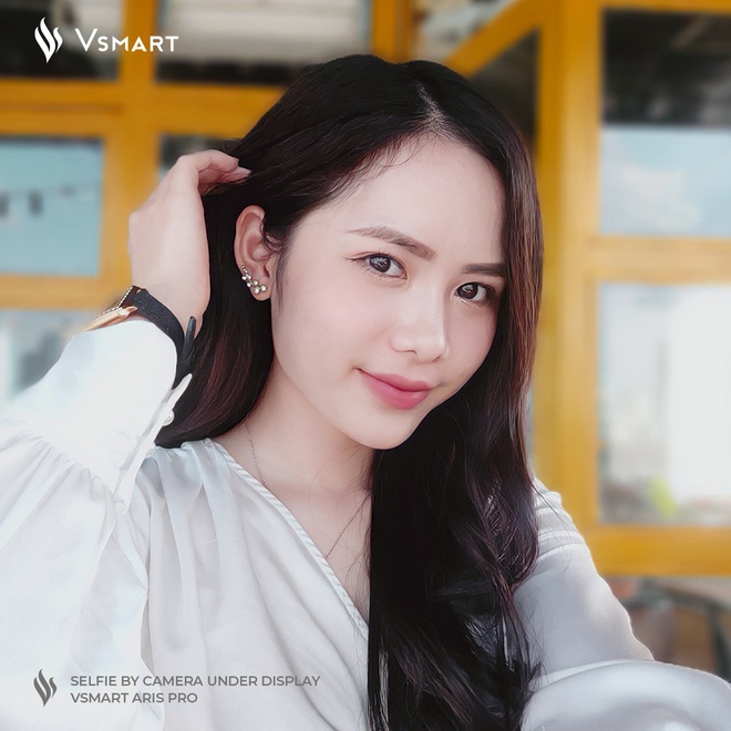 cong-nghe-camera-an-duoi-man-hinh-cua-vsmart-anh-1