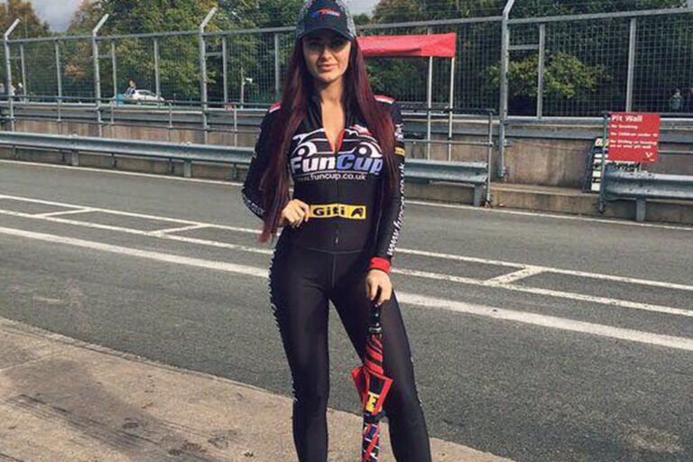 Grid Girl With Fun Cup Uk 2017 At Oulton Park On 14th October 2017