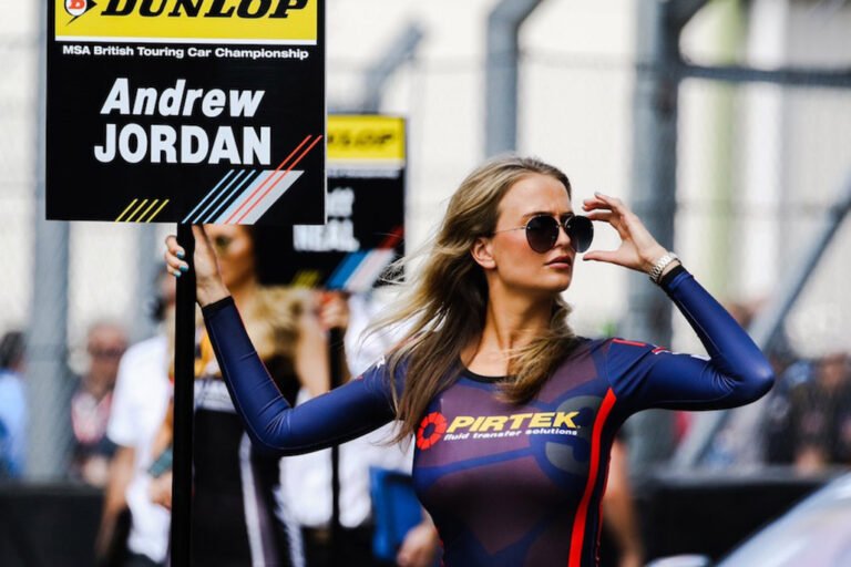 Pirtek Racing BTCC Grid Girl at Oulton Park BTCC on 10th June 2018