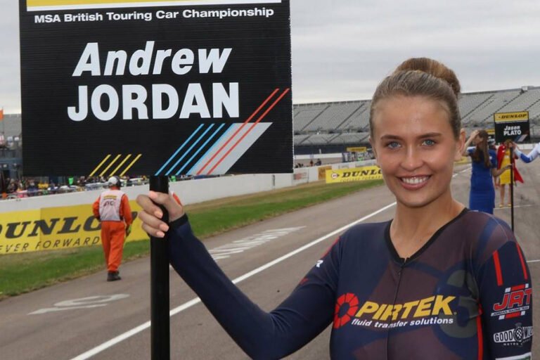 Pirtek Racing BTCC Grid Girl at Rockingham BTCC on 12th August 2018