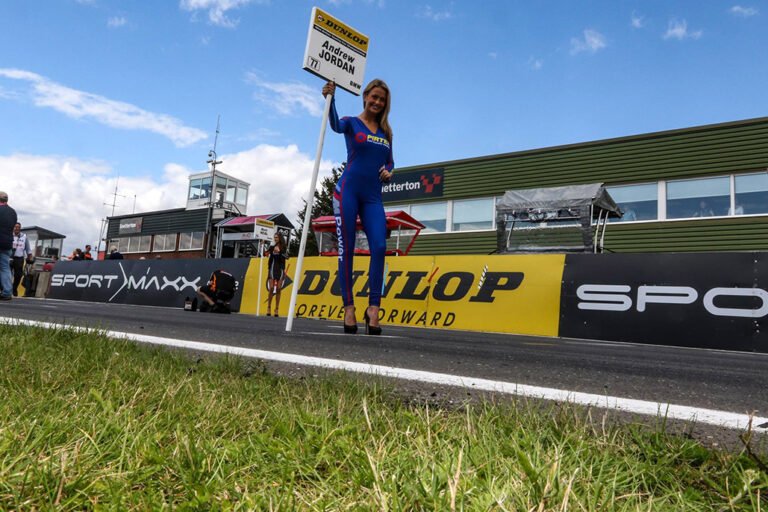 Pirtek Racing BTCC Grid Girl at Snetterton BTCC on Sunday 30th July 2017