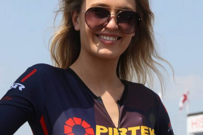 Pirtek Racing Btcc Grid Girl At Thruxton Btcc On 20th May 2018