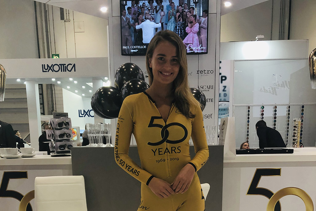 Promo Model With 100% Optical At Excel London On 12/14th January 2019