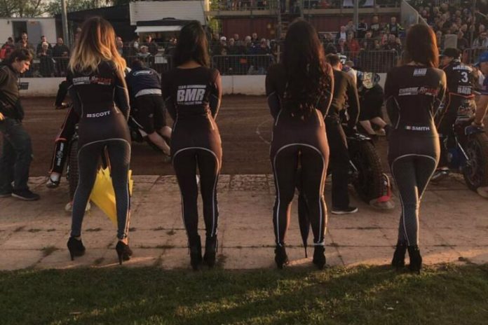 Rye House Rockets Startline Girls At Rye House Speedway On 15th April 2017