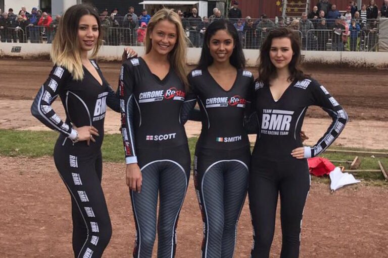 Rye House Rockets Startline Girls at Rye House Speedway on 1st May 2017