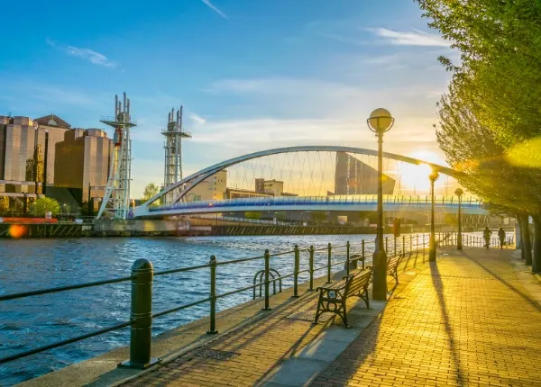Studia inglese con Positively Languages a Manchester, nel Regno Unito