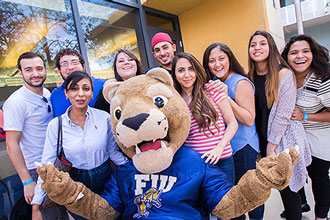 Grupo de estudantes internacionais dos cursos de inglês da FIU em Miami