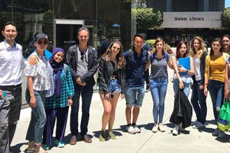 estudiantes internacionales diplomados de negocio en Universidad de California San Diego