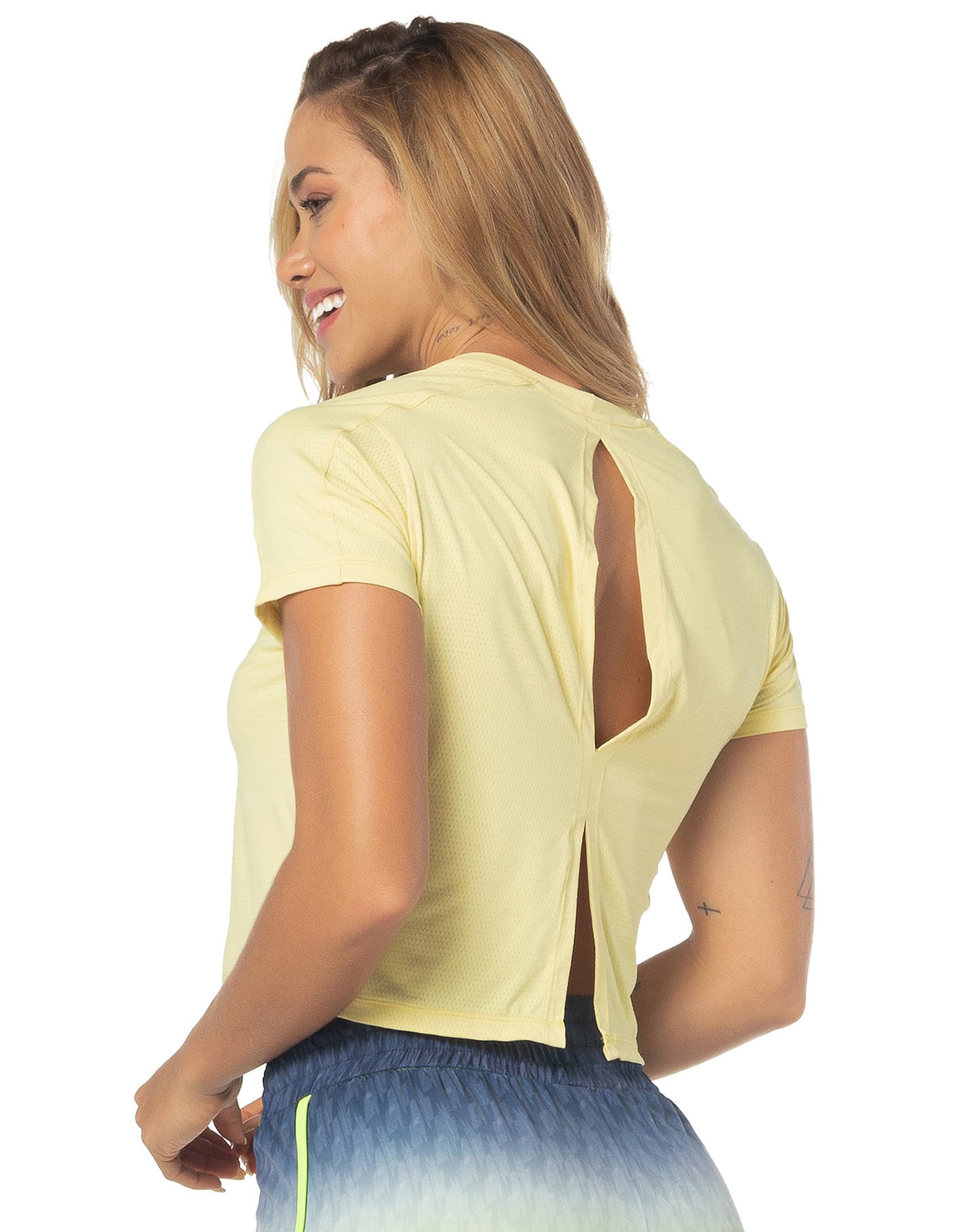 Vestem - Blusa Manga Curta Dry Fit Peonia Amarelo Sun Kisses - BMC599.C0179