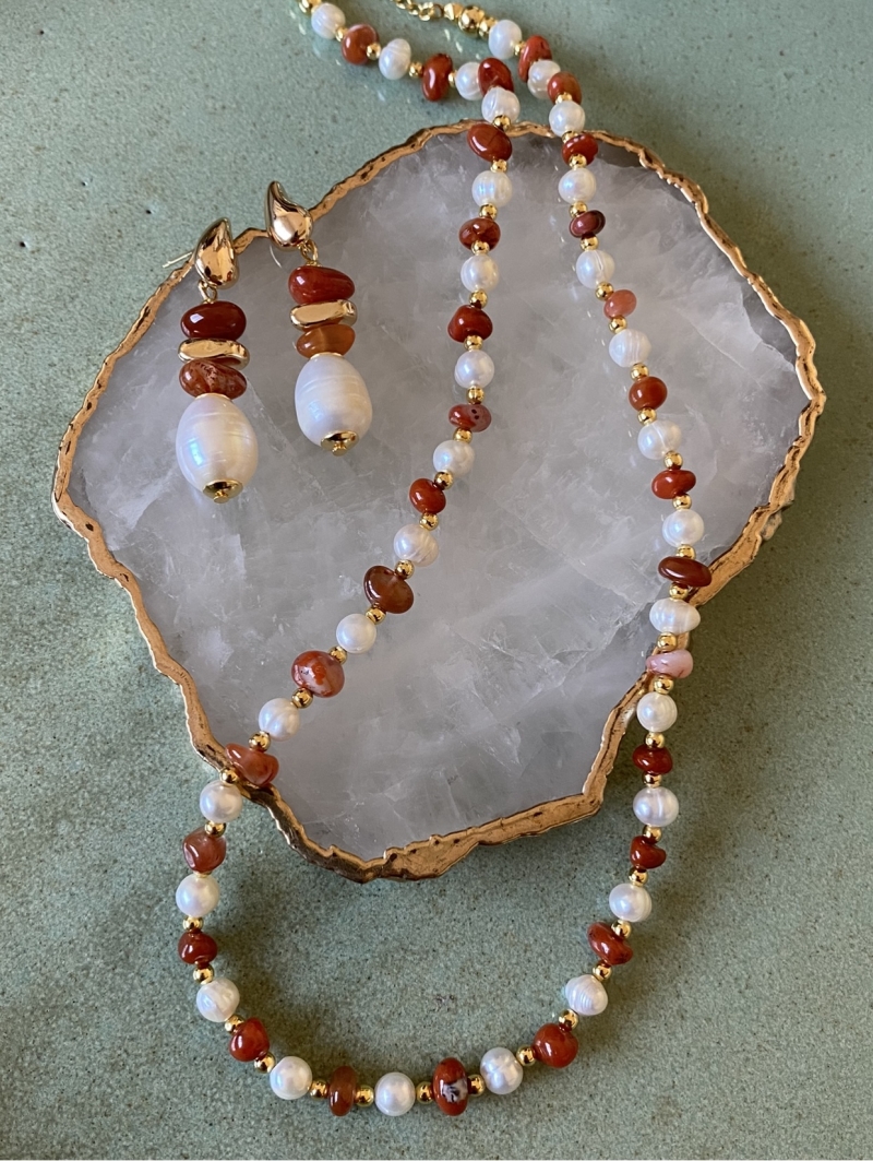 Mikabe - Necklace Red Agate and Pearls - MK1618