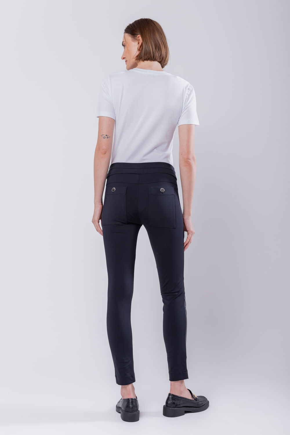 Hidrogênio - CALÇA LEGGING FRENTE COURO PU BRUNELLA PRETO - 19390001