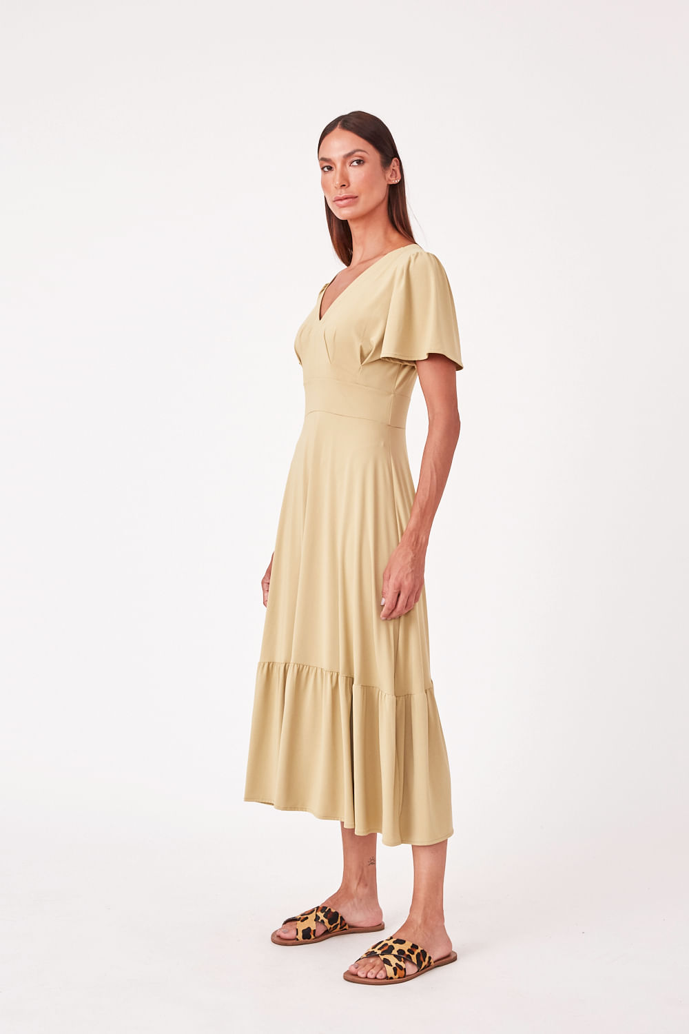 Hidrogênio - VESTIDO MIDI COM PALA E PREGAS E BABADO VERDE CANA - 19607479