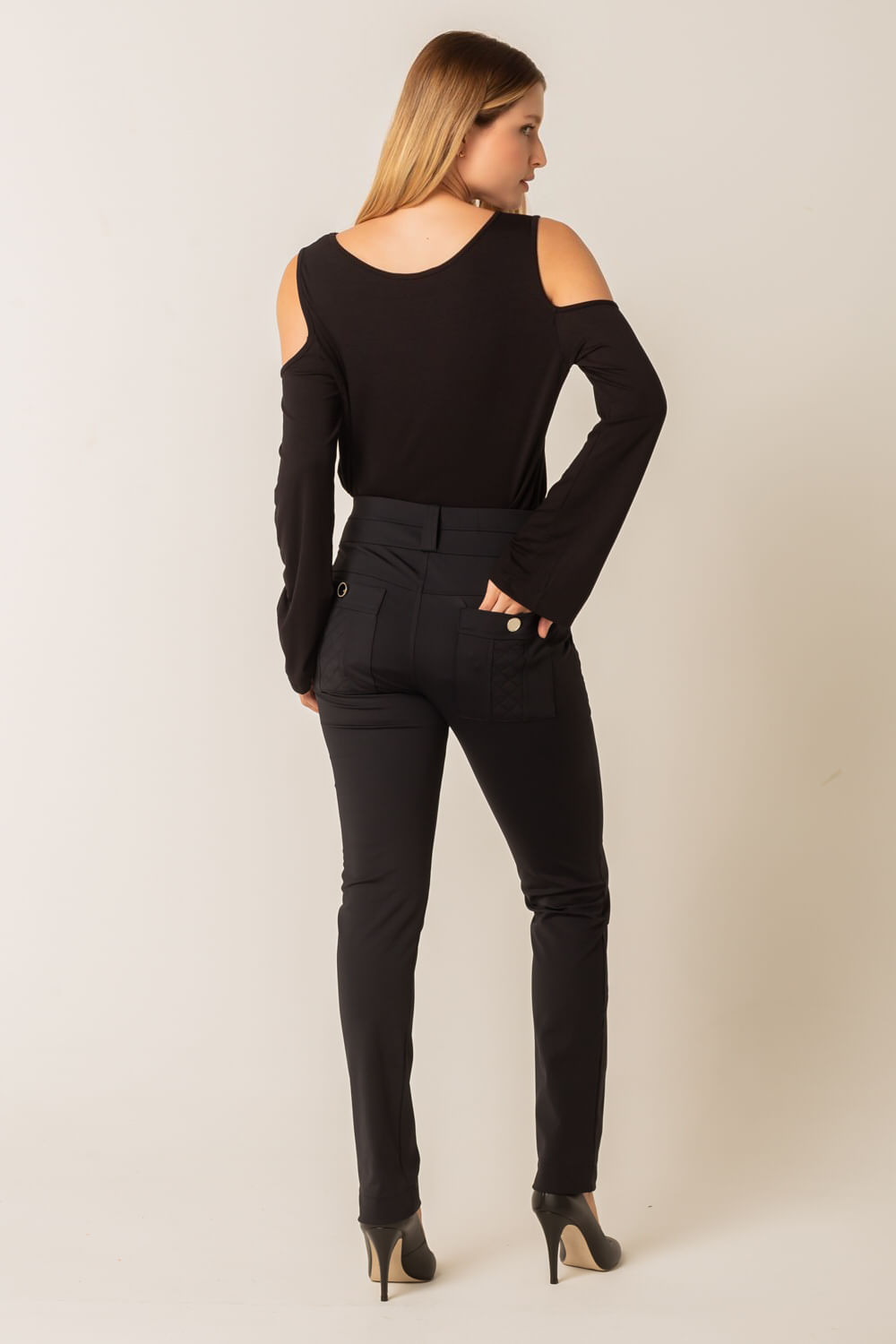 Hidrogênio - LONG SLEEVE BLOUSE WITH HOOK ON THE SHOULDER BLACK - 19359001