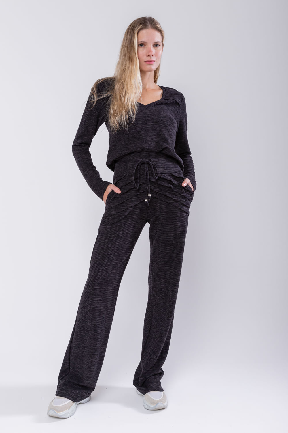 Hidrogênio - MARIANA STRAIGHT TROUSERS BLACK - 19751001