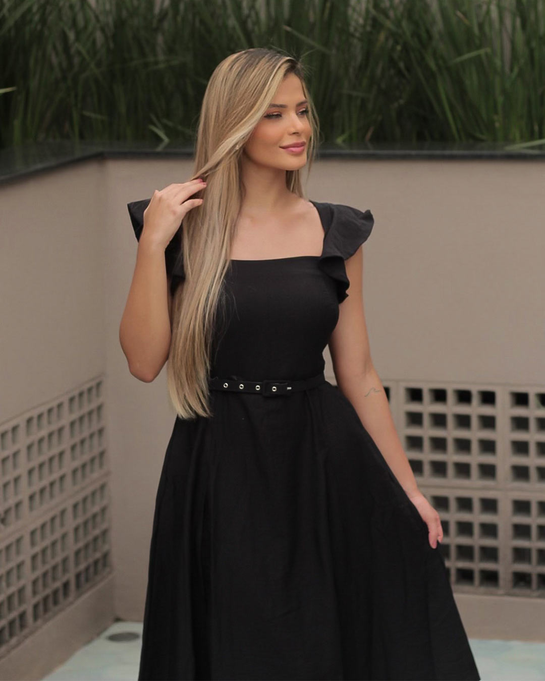 Miss Misses - Vestido Miss Misses Evase Midi Com Babados Preto - 54101001