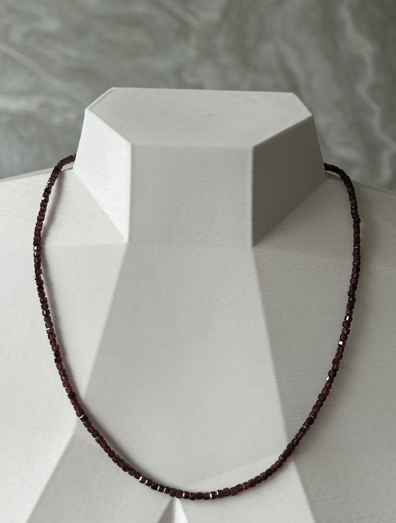 Mikabe - Necklace Cubinhos Stone Garnet Wine - MK1682