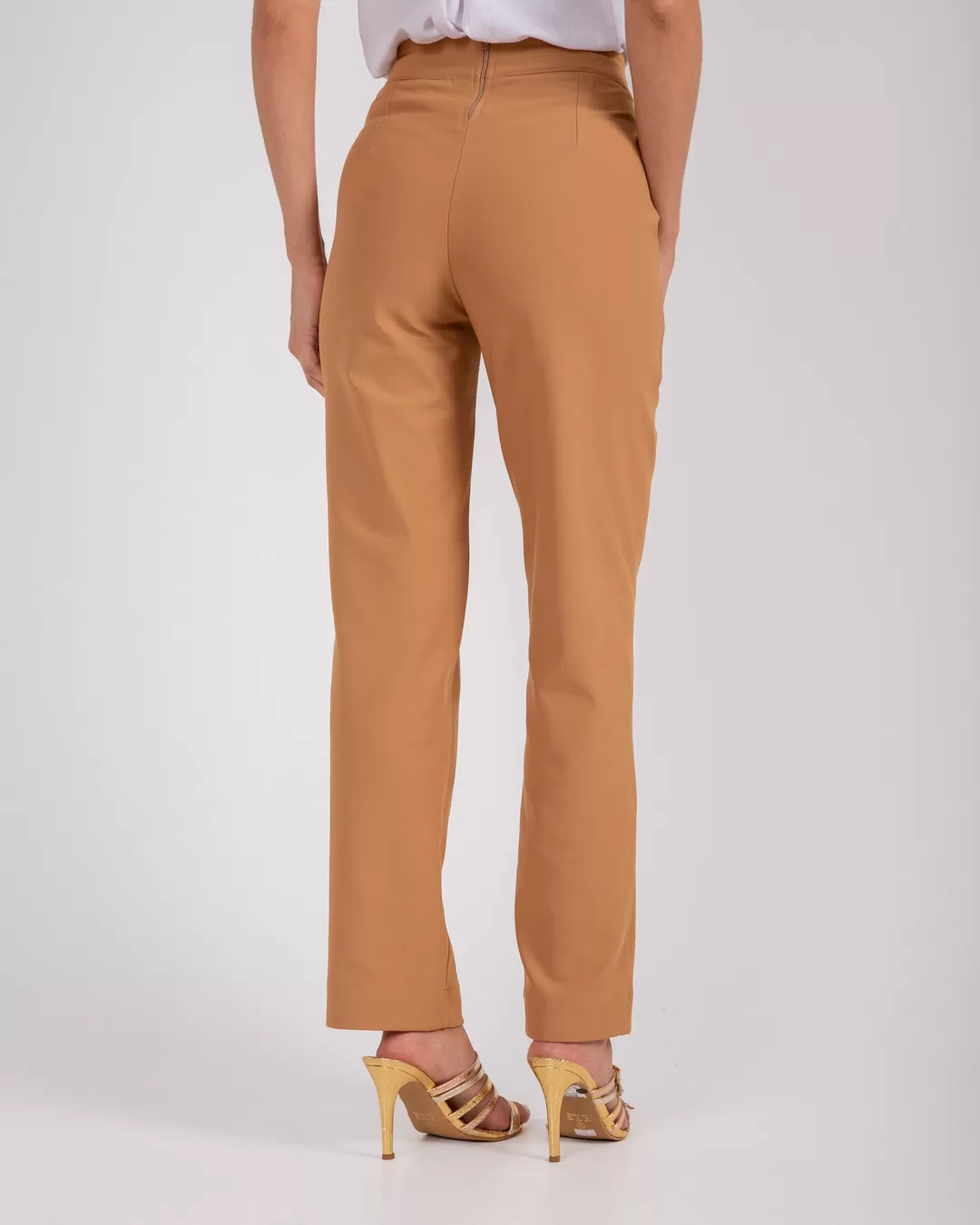 Miss Misses - Calça Miss Misses Detalhe Metal Frente Caramelo - 540721BEGE Miss Misses - Calça Miss Misses Detalhe Metal Frente Caramelo - 540721BEGE