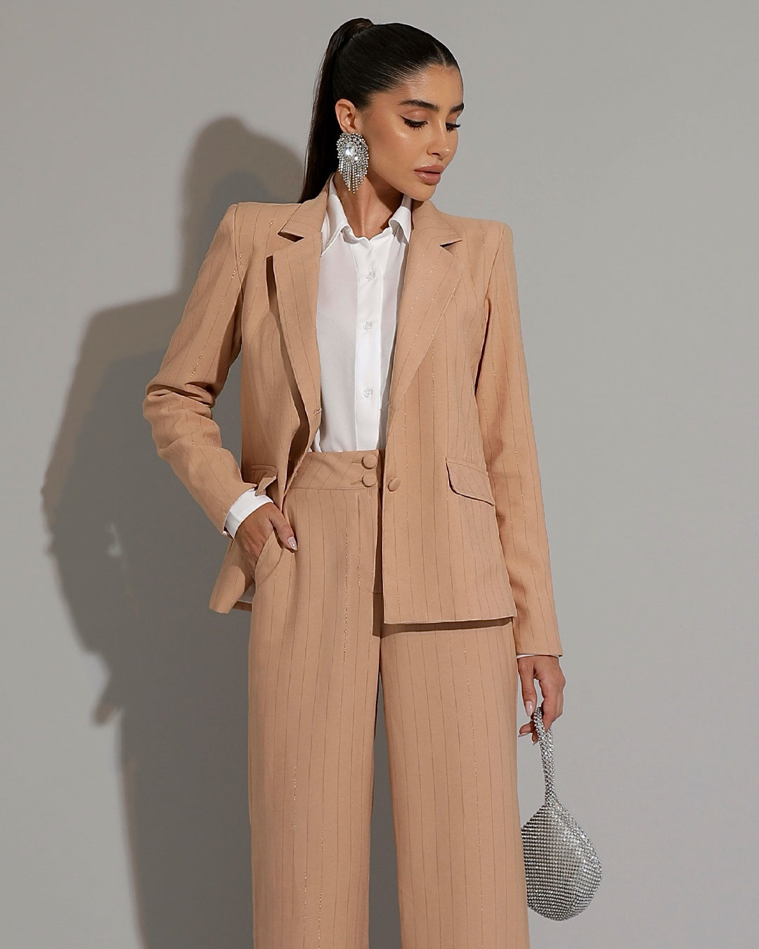 Miss Misses - Blazer Miss Misses Lurex Com Ombreiras e Botão Bege - 54219215