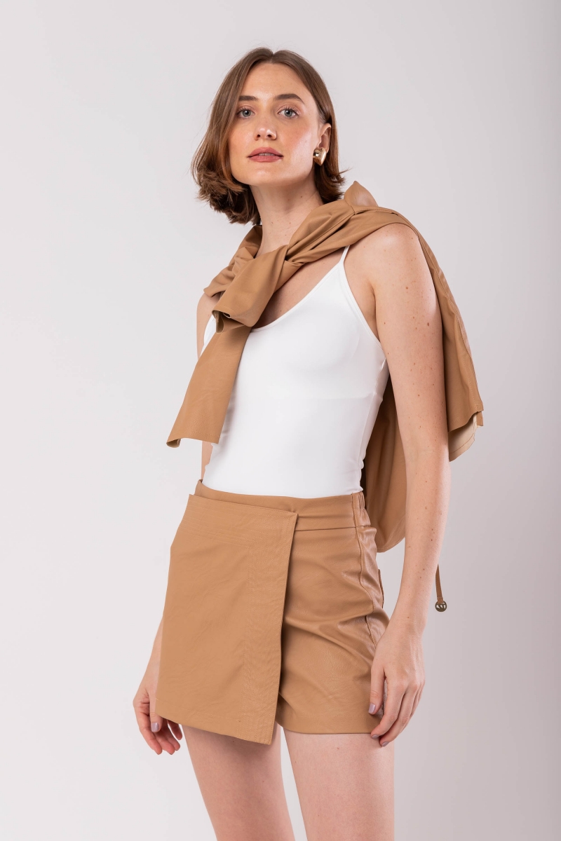 Hidrogênio - POLYURETHANE SKIRT SHORTS WITH POCKETS AND NUT BEIGE STITCHING - 19962296