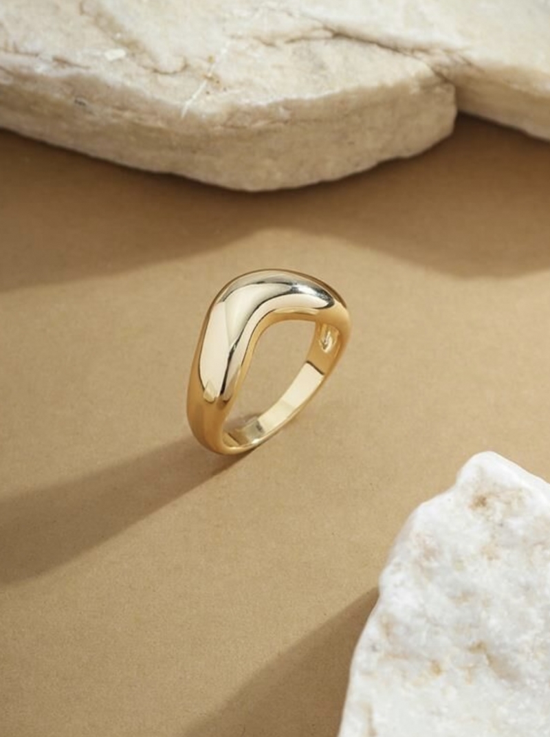 Mikabe - Gold Curved Ring - T 20 - MK1944