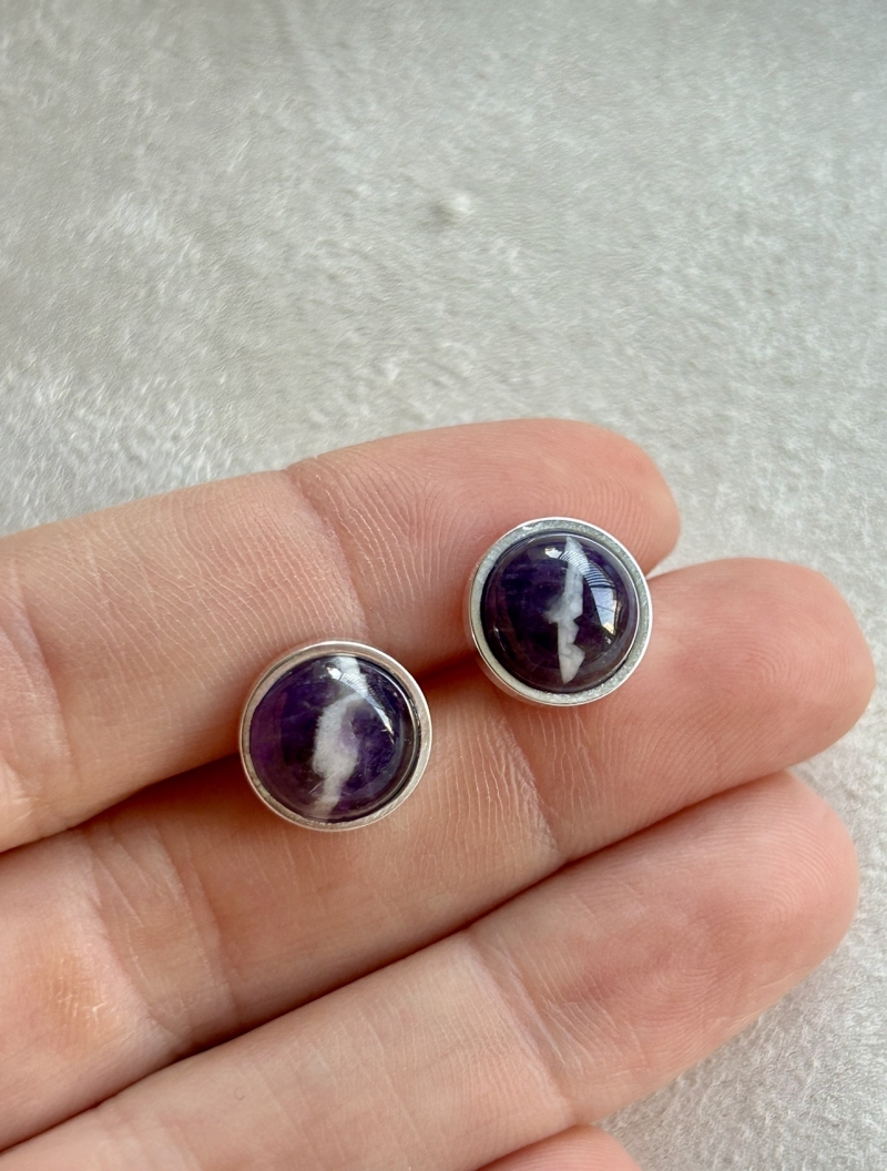 Mikabe - Amethyst Button Earring Silver - MK1957