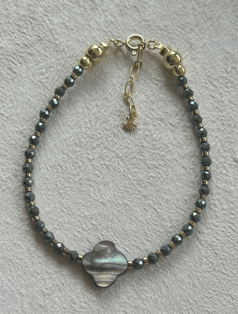 Mikabe - Pyrite and Clover Mother of Pearl Btanklet - MK1985