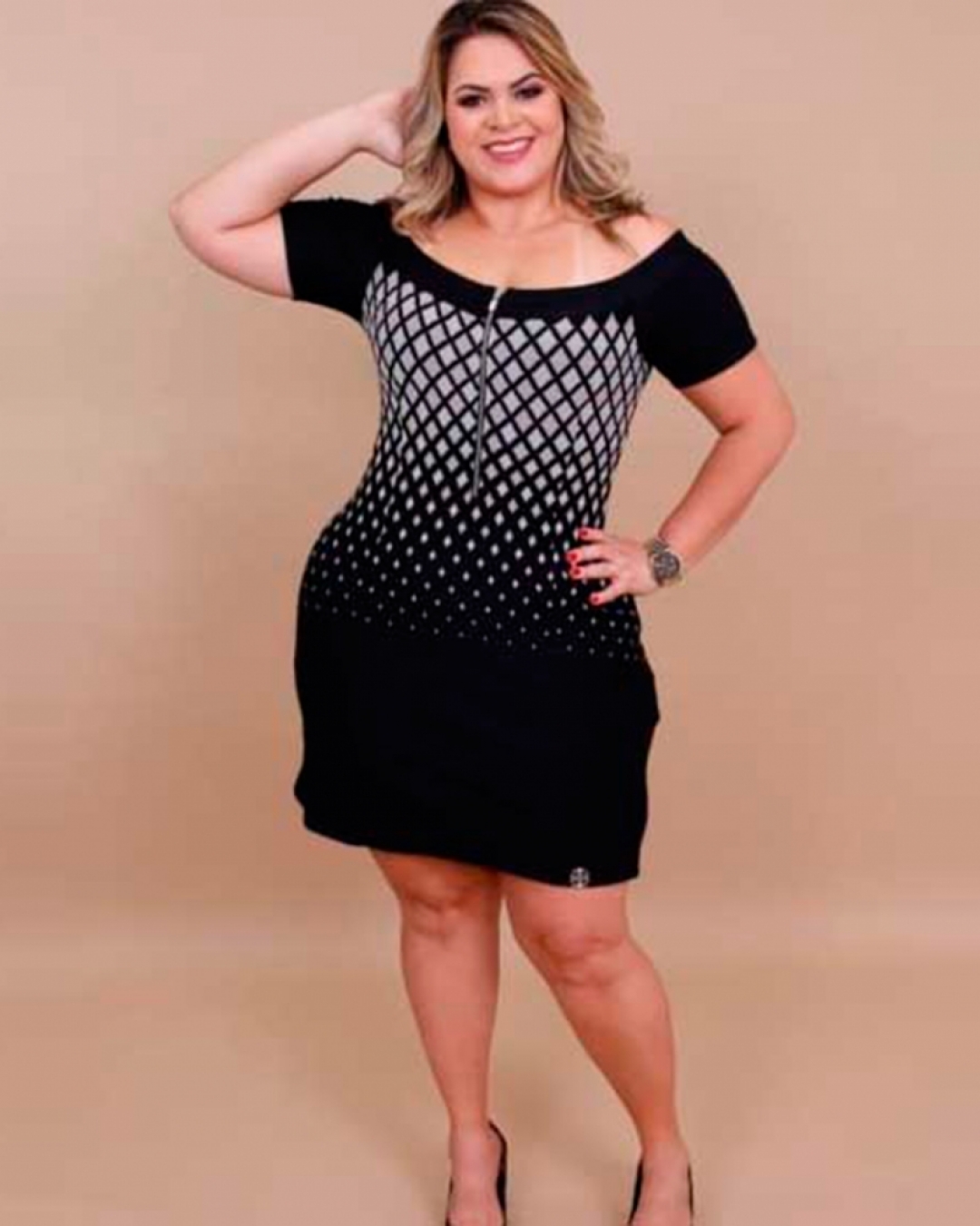 Miss Misses - Vestido Miss Misses plus size Estampado Preto - 10009049