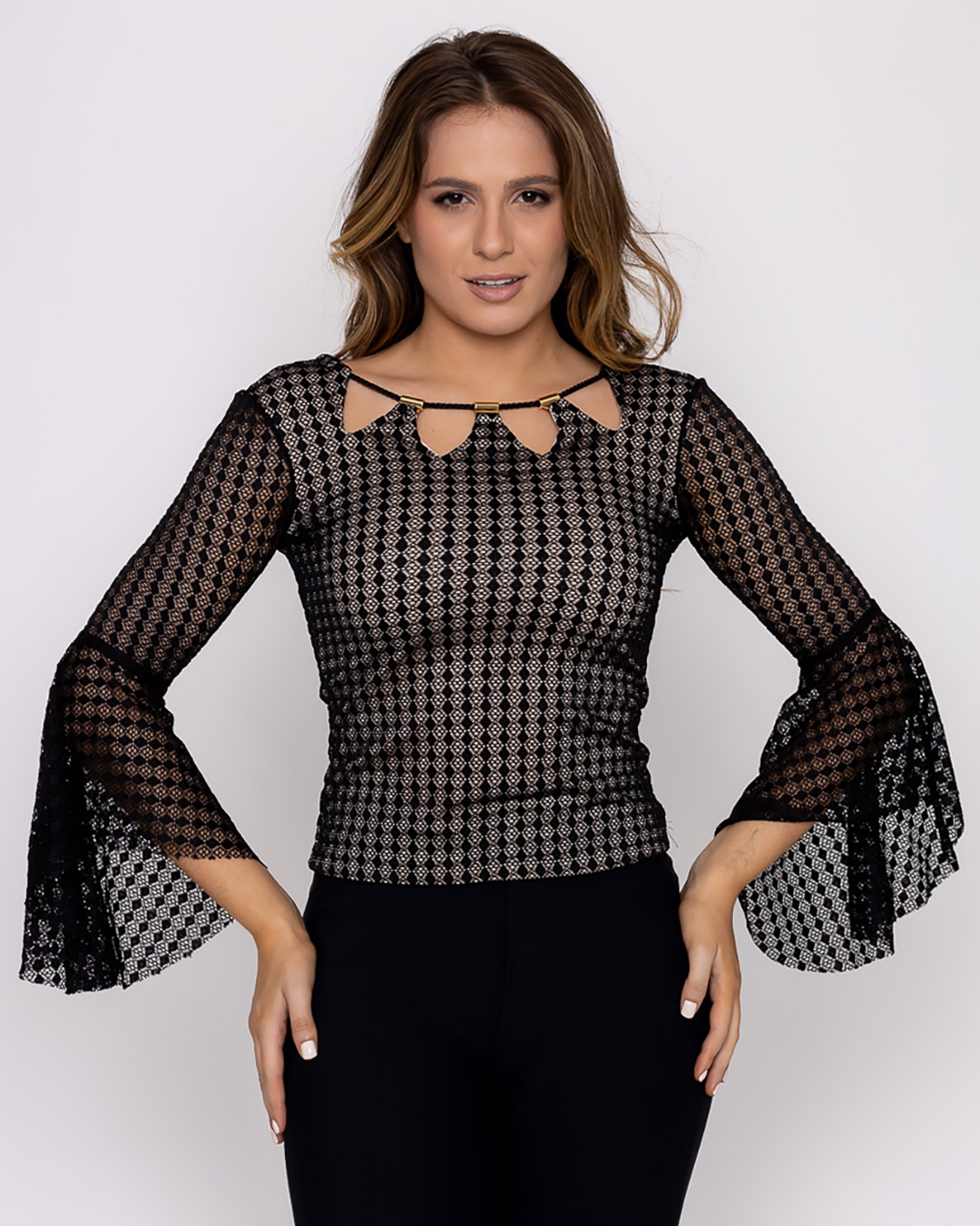 Karmani - Blusa Karmani de renda manga flare Preto - 10007674