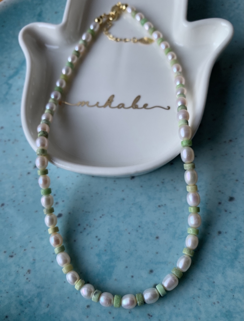 Mikabe - Necklace Pearl and Green Stones - MK511