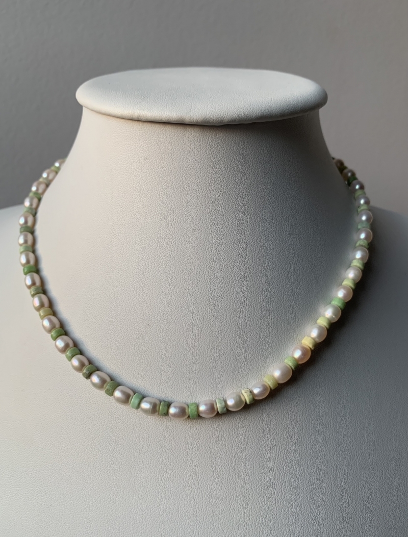 Mikabe - Necklace Pearl and Green Stones - MK511