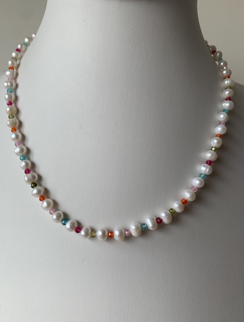 Mikabe - Necklace Pearls and Rainbow Zirconia - MK682