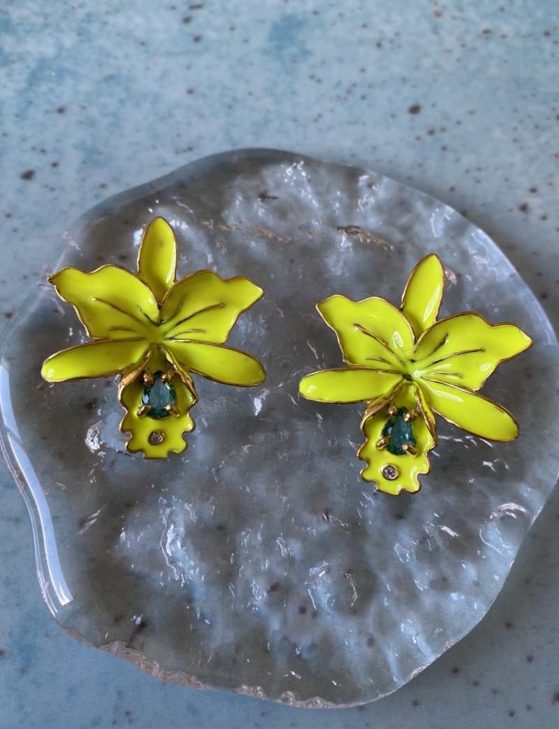 Mikabe - Mini Lime Enamelled Orchid Earring - MK745