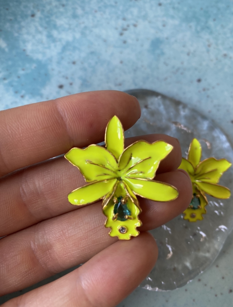 Mikabe - Mini Lime Enamelled Orchid Earring - MK745