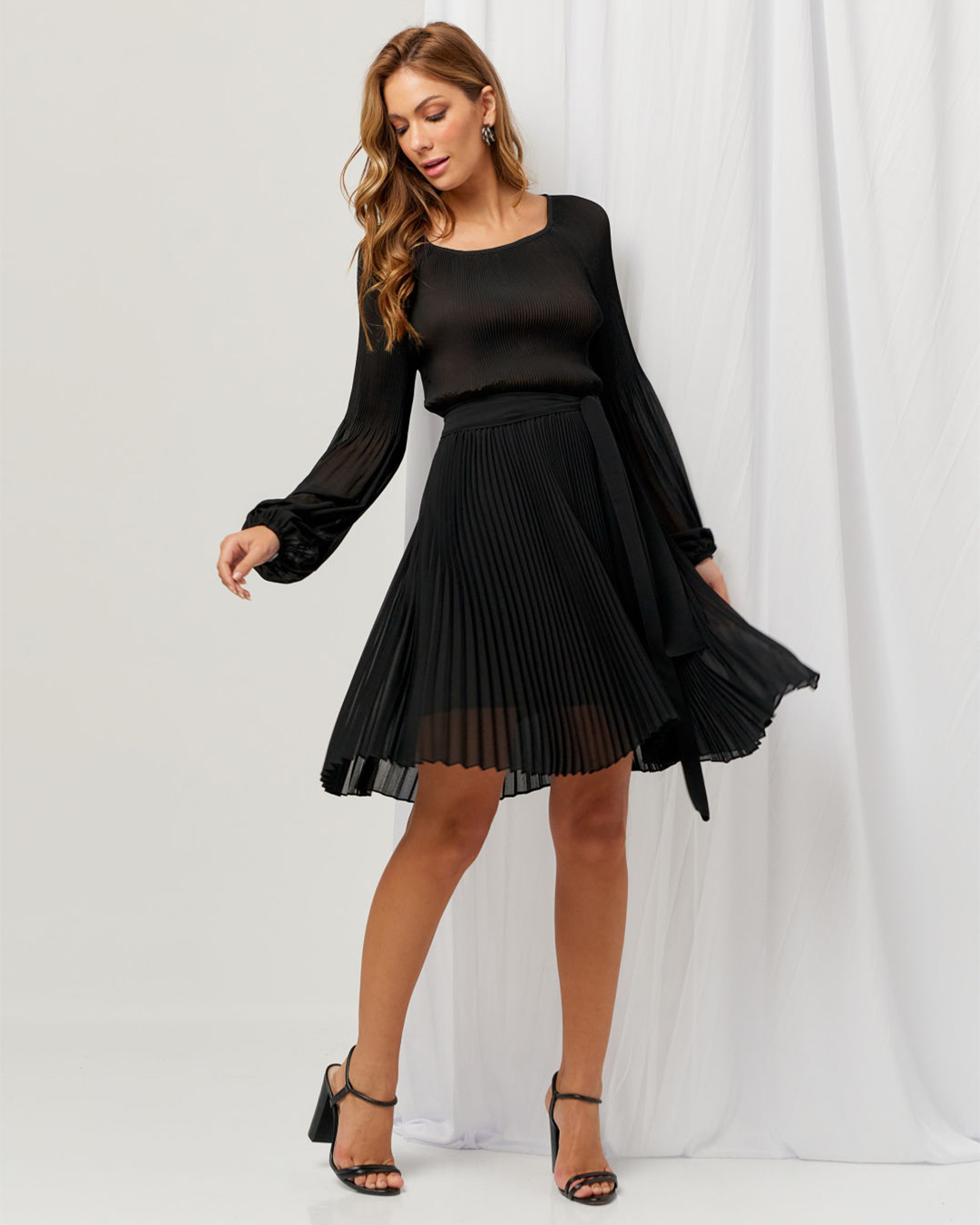 Innocence - Vestido Innocence Rodado Plissado Preto - 50817PRET