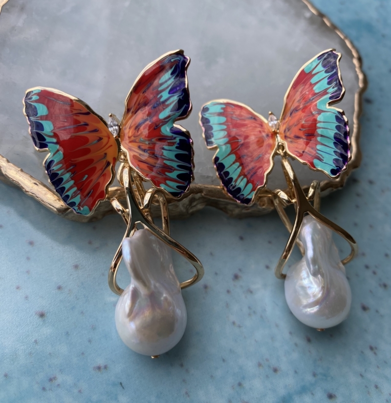 Mikabe - Earring Butterfly Pearl Baroque - MK1025