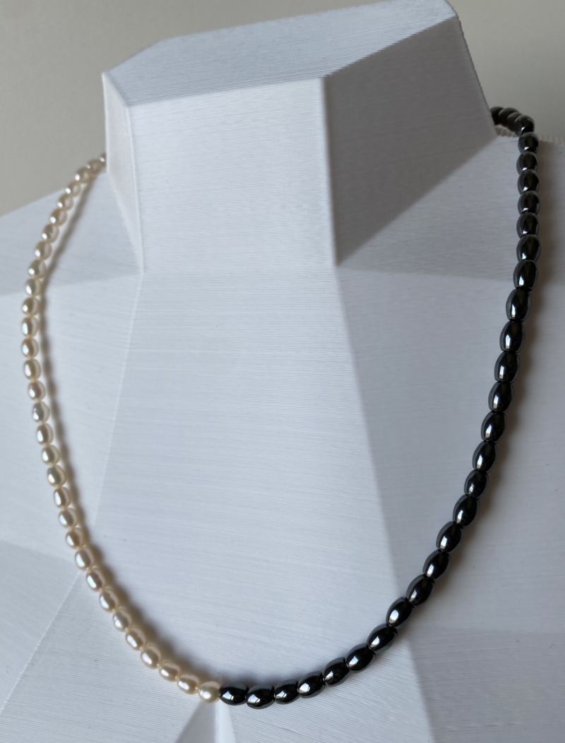 Mikabe - Necklace B&W - Pearls and Hematites - MK1070