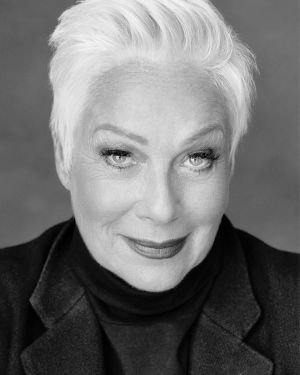 Denise Welch headshot