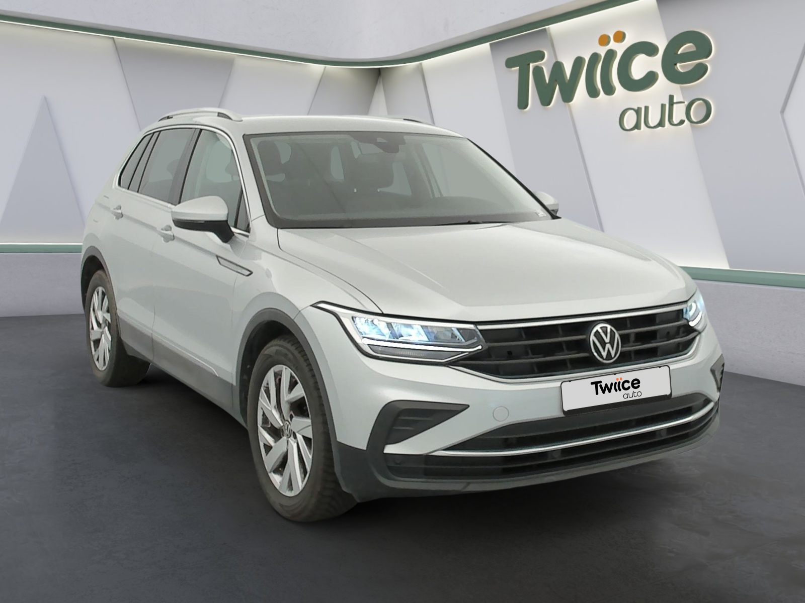 volkswagen Tiguan 2022 — photo 1