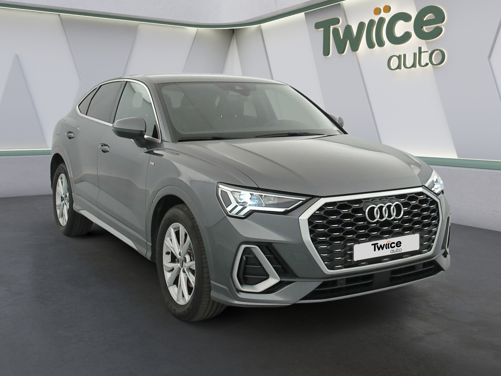 audi Q3 Sportback 0 — photo 1