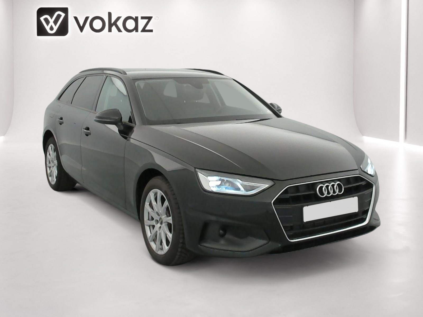audi A4 AVANT 2021 — photo 1