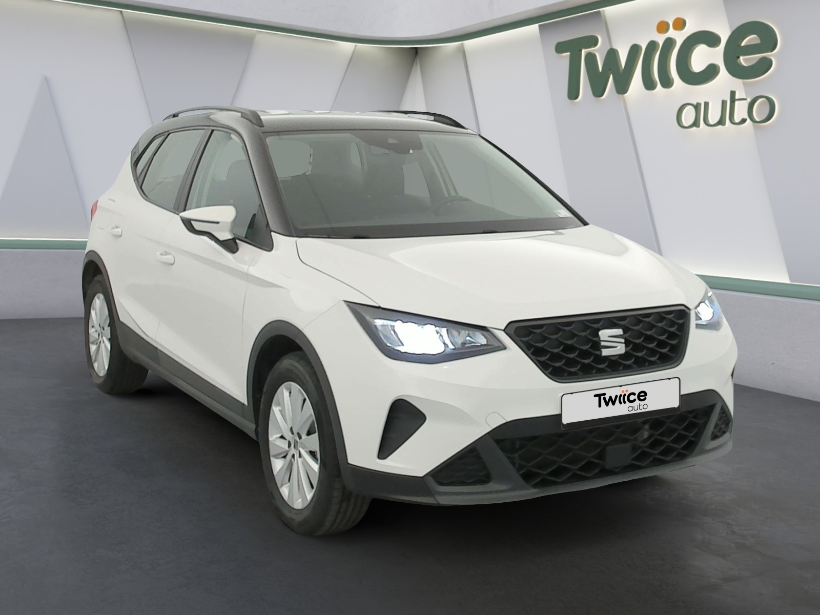 seat Arona 2023 — photo 1
