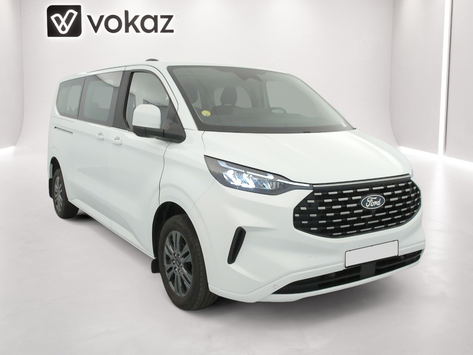 ford Tourneo Custom 2023 — photo 1