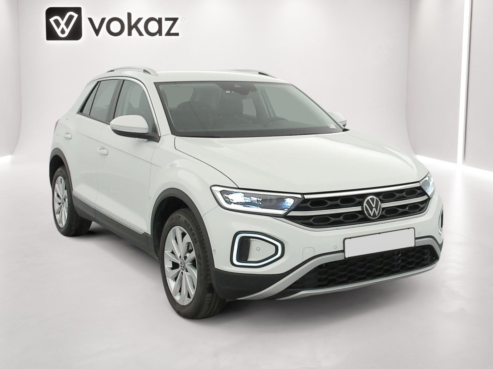 volkswagen T-roc 2023 — photo 1