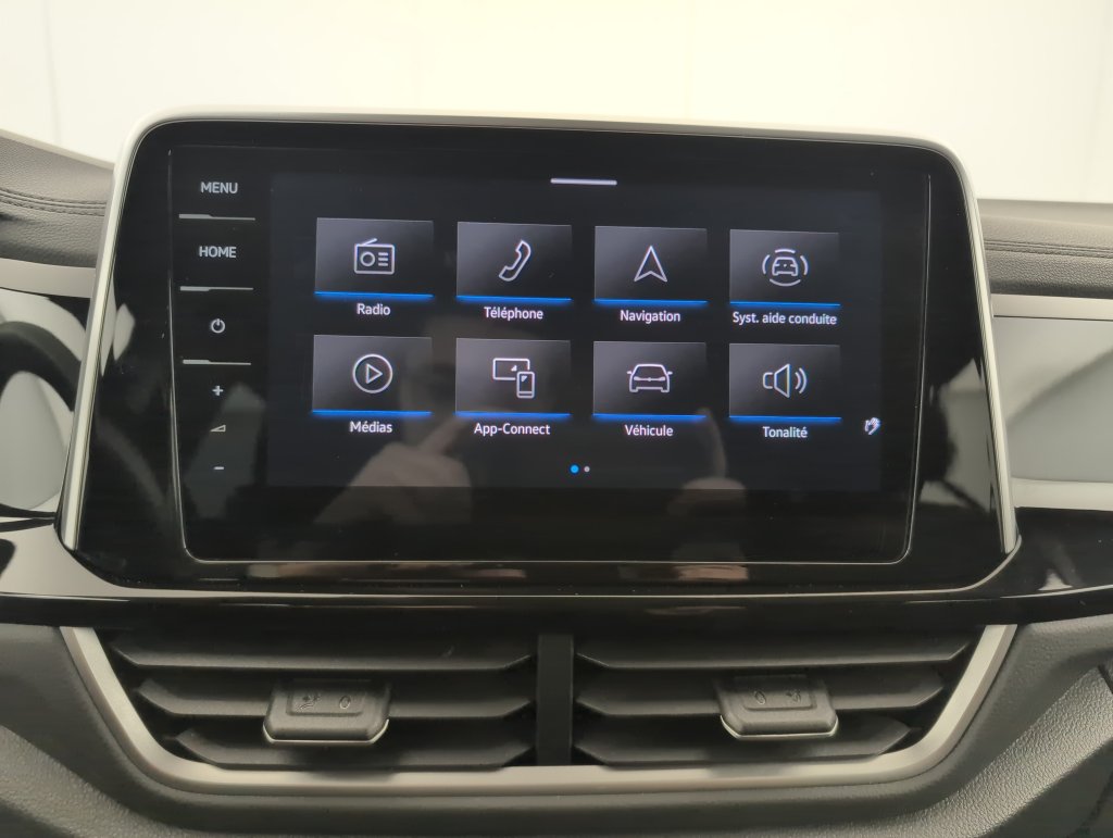 volkswagen T-roc 2023 — 22 291 km miniature 18