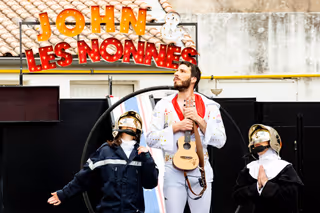 John & les nonnes