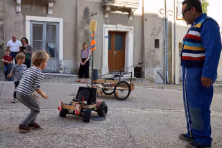 L'homme et la voiture