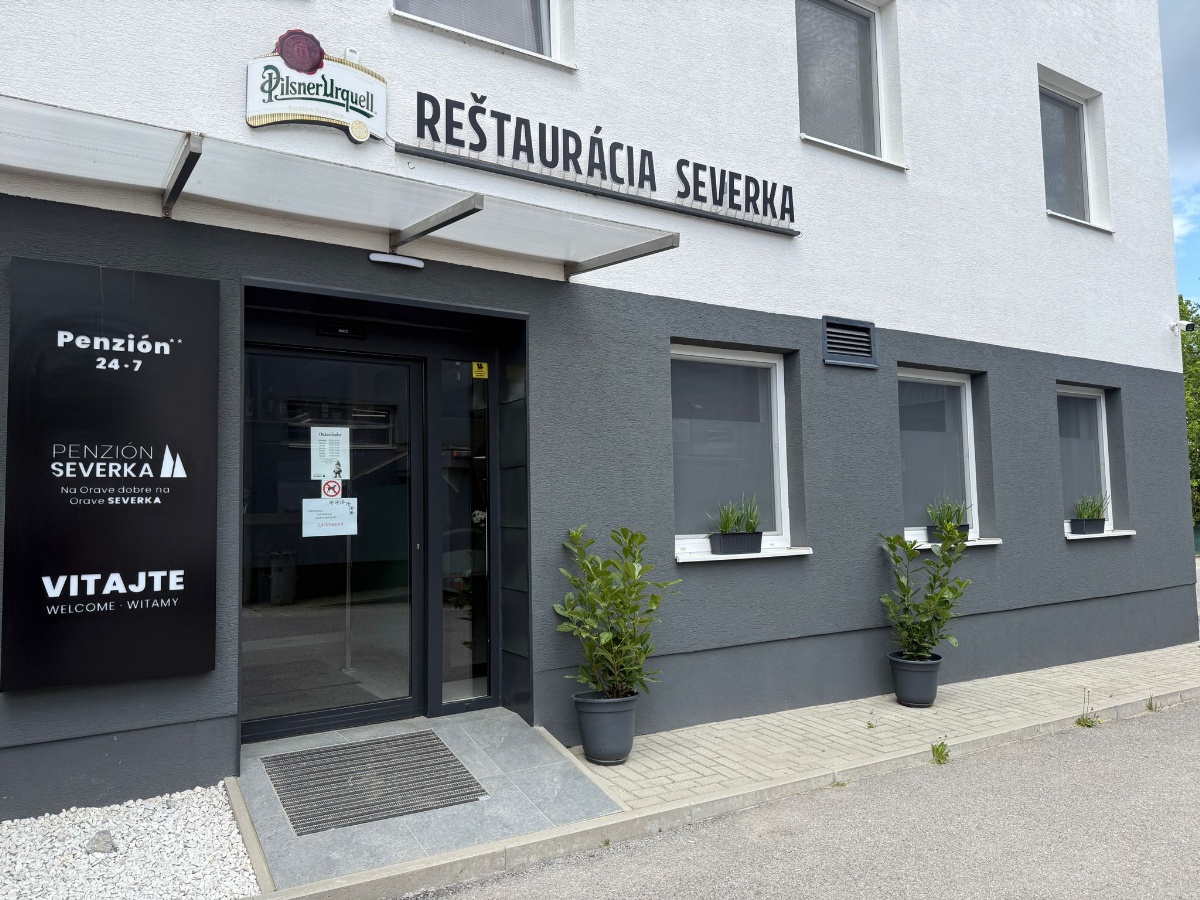 Vstup a fasada Restauracie Severka